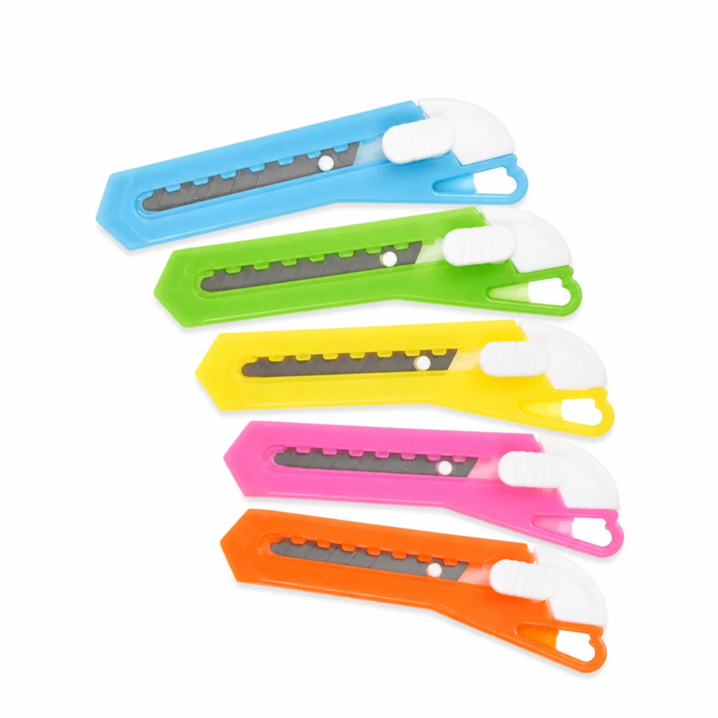 Set de 5 mini cortacartones retráctiles de colores SKU 23646