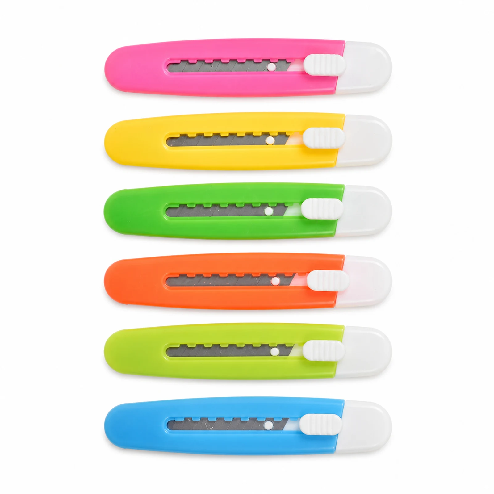 Set de 6 cutters economicos de seguridad en colores surtidos