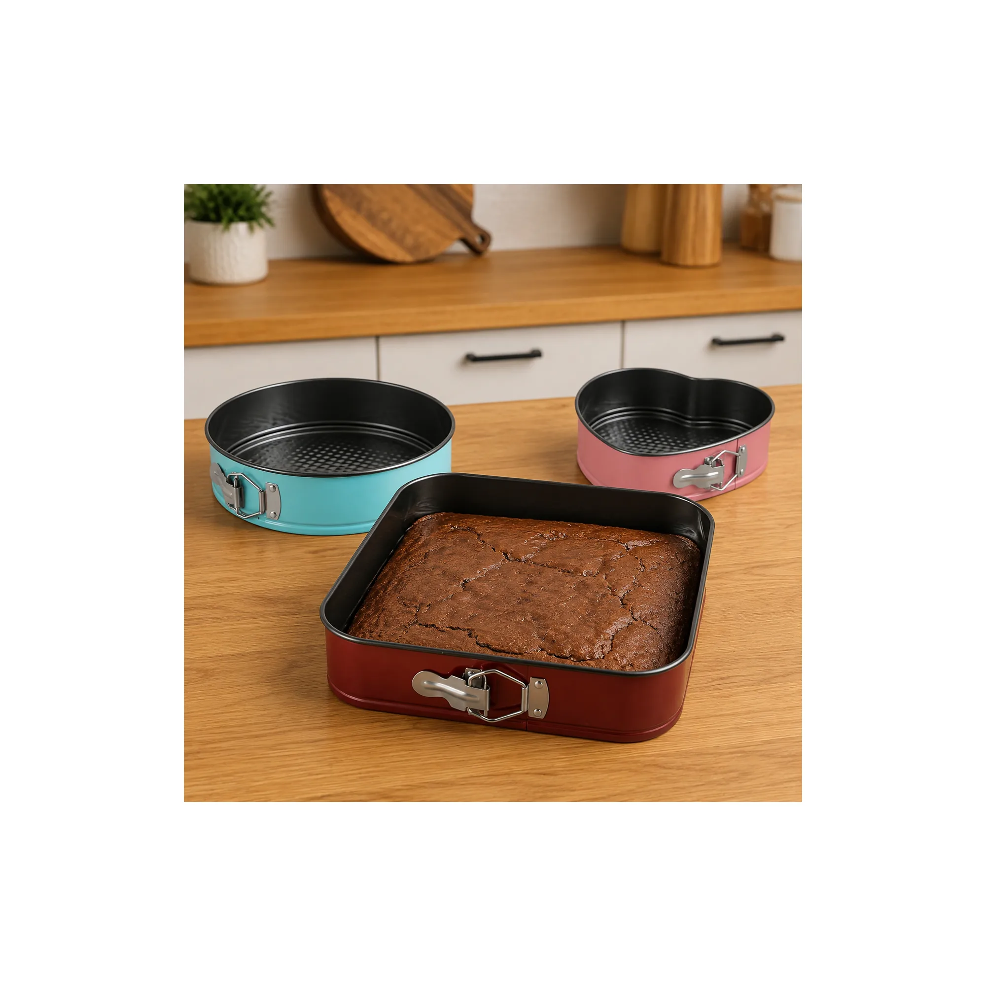 Molde cuadrado burdeos con brownie horneado