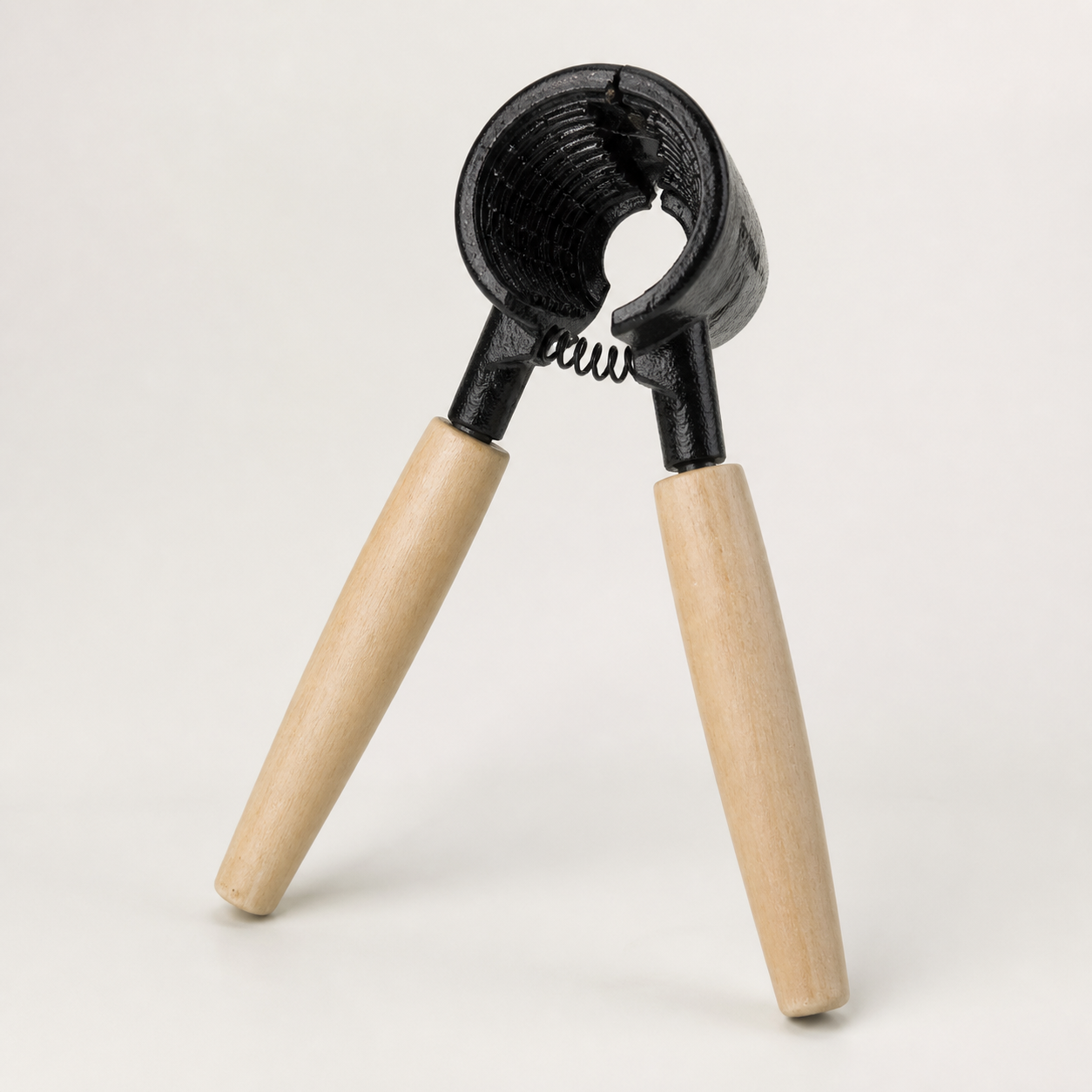 Cascanueces manual de aluminio con mangos de madera, 16 × 8 cm - Imagen 7
