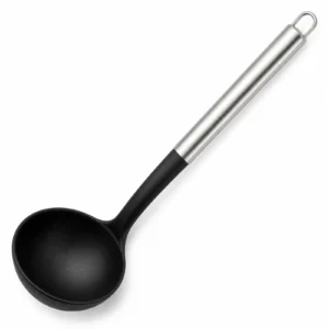 Cucharon para sopa de nylon de 33 cm con mango metalico SKU 60784