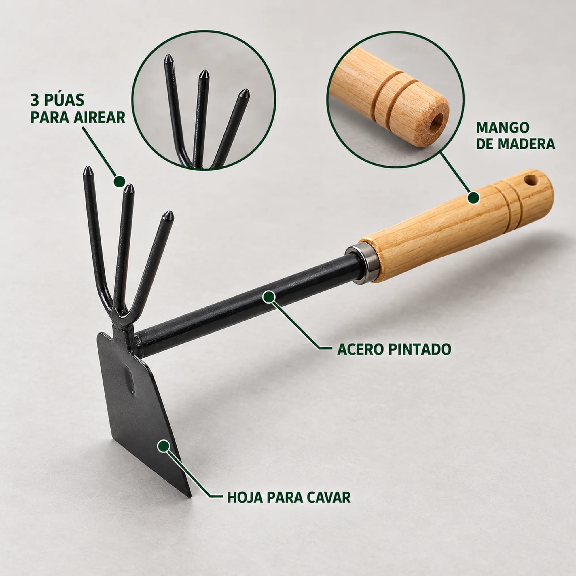 Detalles de la azada con hoja para cavar, tres púas, eje de acero pintado y mango de madera.