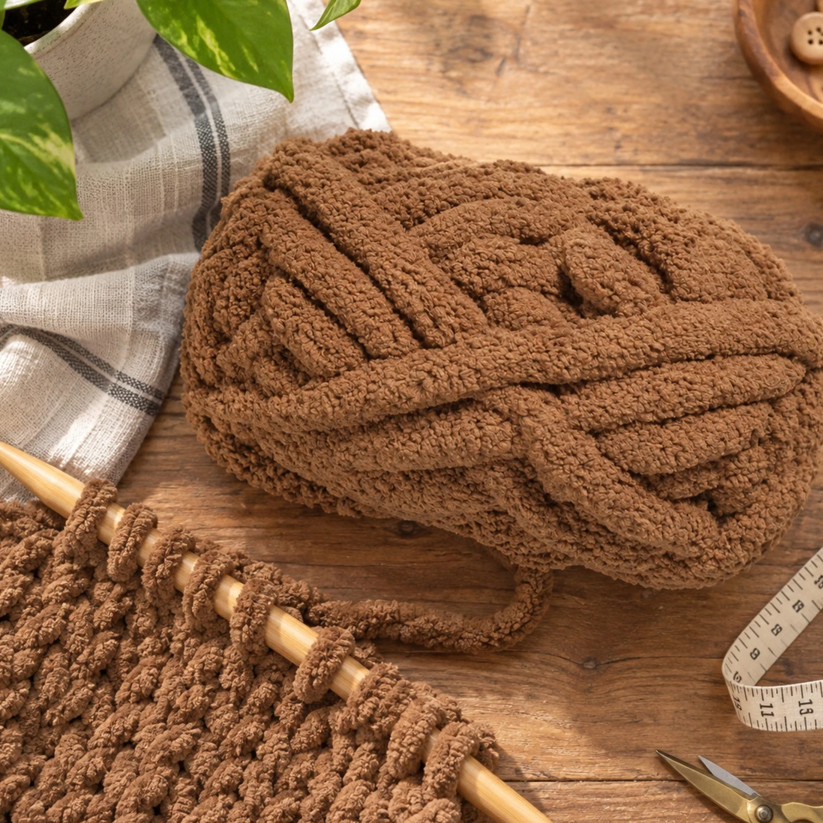Hilo grueso tipo tubular para tejer, 100 g, café medio 31# - Imagen 3